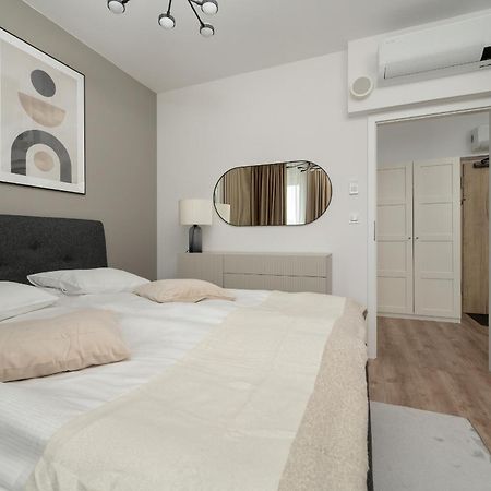 Apartamenty Zwycieska Z Klimatyzacja, Free Garage Wroclaw By Noclegi Renters Exterior photo